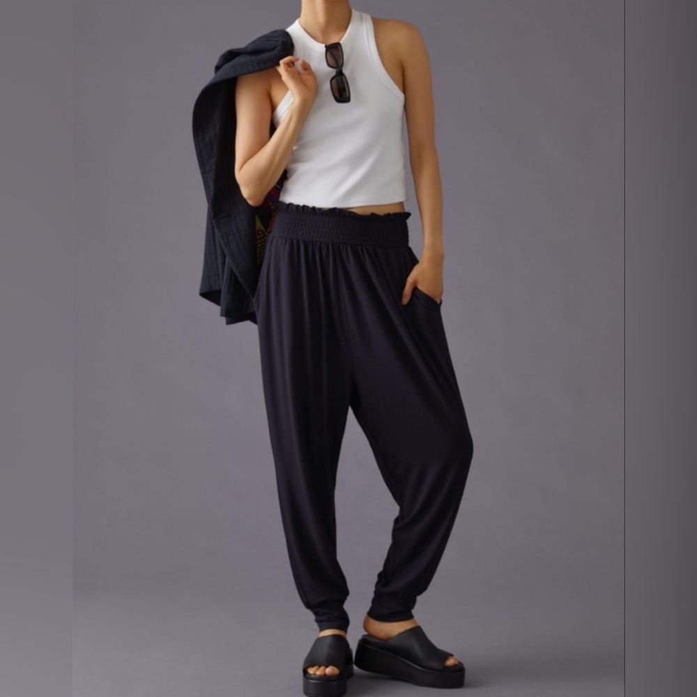 Daily Practice by Anthropologie Smocked Harem Pants
Size XXS